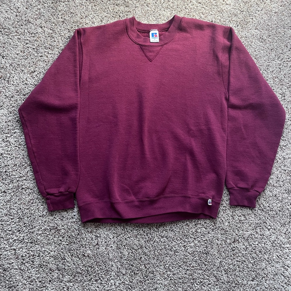 RUSSELL ATHLETIC CREWNECK SIZE M MAROON.